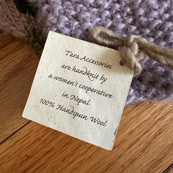 Hand knit Gloves - Picture 4 of 4